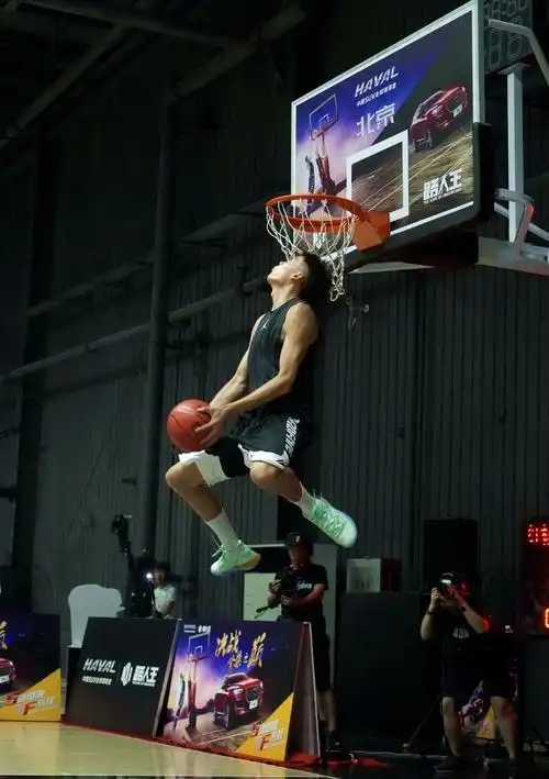 8月24日,哈弗f5&虎扑路人王城市挑战赛决赛,在北京永乐汇数字空间篮球