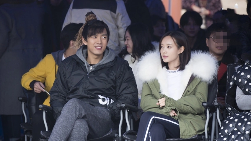 网友调侃李现带不火李一桐她积极作回应一语双关彰显高情商