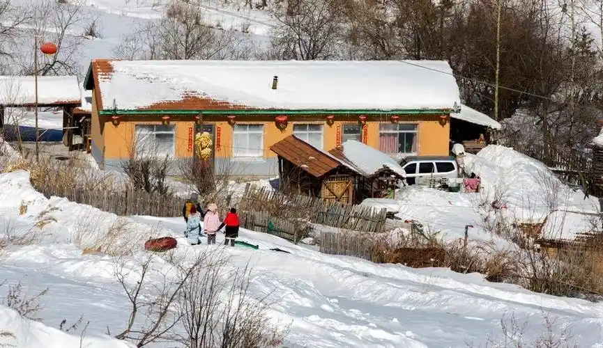 蓝天,白雪,土坯房子,偶尔传来一声鸡叫,北方农村别样的美
