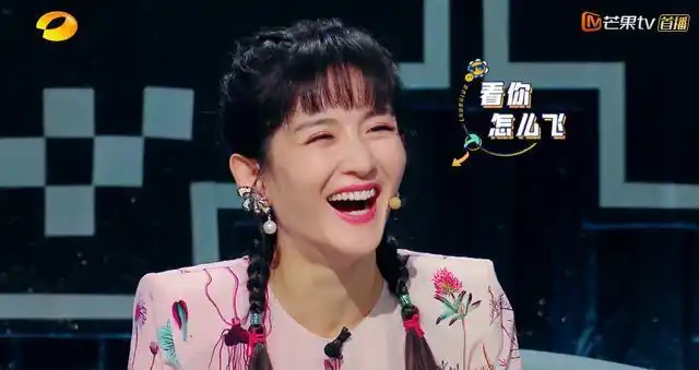 看谢娜笑得这么开心,都要怀疑人生了,难道是我们笑点长错了地方?