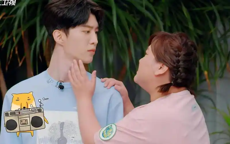 加饭姐弟贾玲范丞丞春日宜赏樱