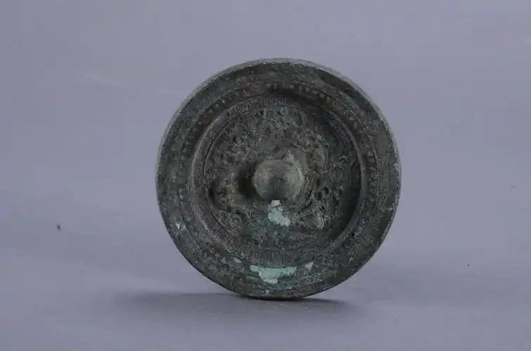 汉魏龙虎纹铜镜