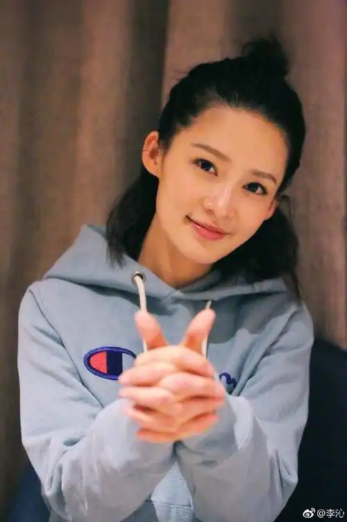 明星们的中国赞,angelababy最美,易烊千玺呆萌,她的最别致