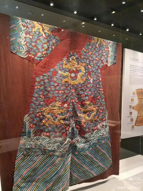 5.23.参观杭州中国丝绸博物馆.照片:陈长聚.cyy.