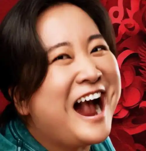 贾玲晒出减肥100斤后美照,瘦出下颌线,热辣滚烫预售票房已过亿|热辣