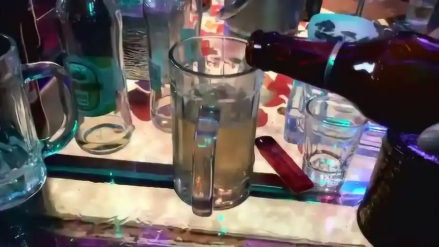 兄弟失恋了叫我陪他喝酒真的太难了