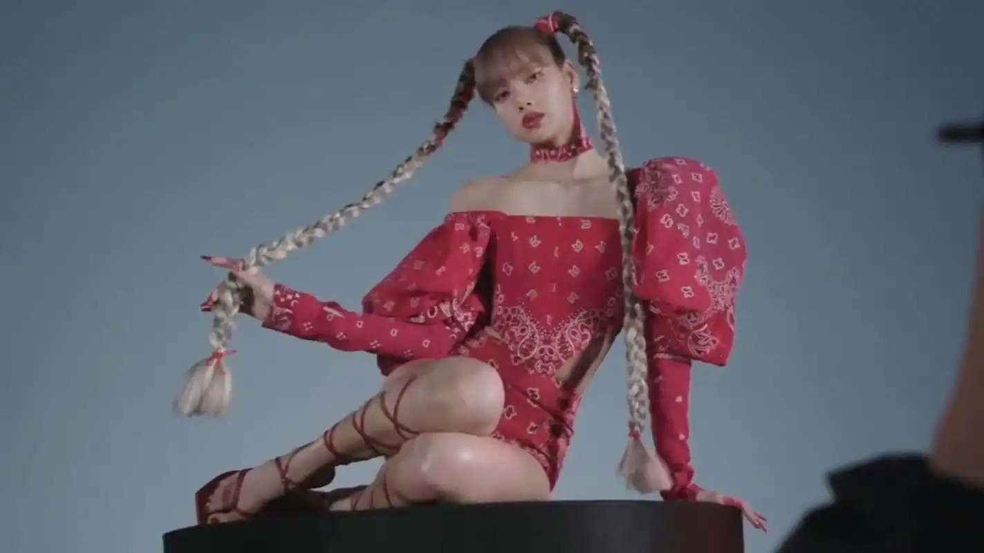 blackpink  lisa 高跟凉鞋[爱你]