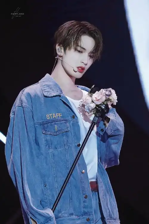 朱正廷0406出道六周年快乐