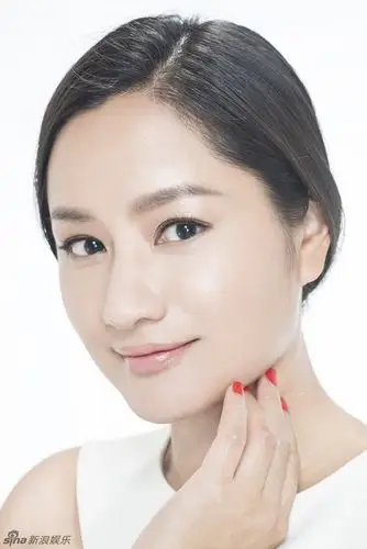 44岁瞿颖曝冻龄美照