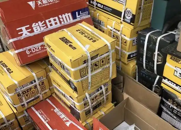 电池作为电动车最贵的零部件,买一组全新铅酸电池要几百,锂电池则是要