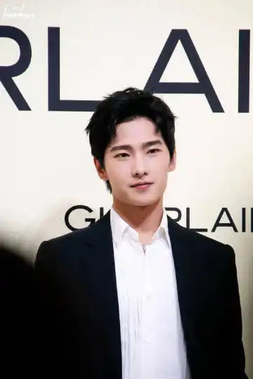 查看更多 a 微关系 她的关注(211) 江夏沐川 酒神倒吊男 冬冬爱