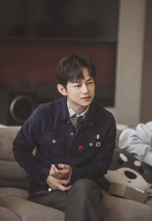 何炅是超人,2019年参加综艺节目13场,晚会16场,话剧演出41场等_祝福