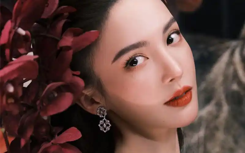 金晨优雅性感写真图片桌面壁纸_大陆明星_壁纸下载_美桌网