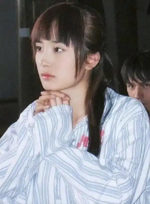 杨幂年轻时候有多美旧照公开以后才懂什么是雕刻的神仙脸