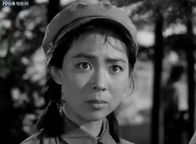 《英雄儿女》父女重逢:一声"爸爸",承载了多少年的思念和渴望_王芳