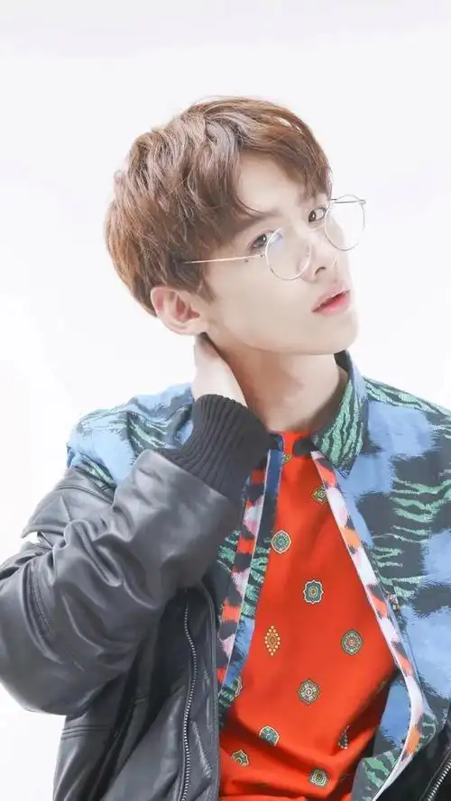 白敬亭个人资料简介:白敬亭(8)