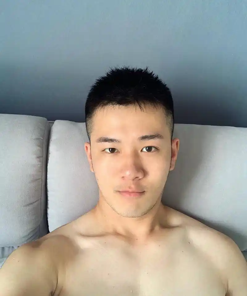 帅哥图鉴:男人们的锁骨,也可以如此迷人!