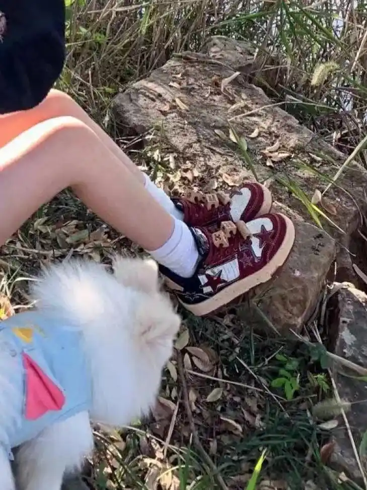 邓为,宋亚轩,王星越都上脚了这双红酒鞋,真的没有想到7515红酒上