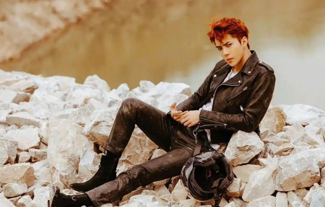 exo回归!吴世勋预告照公开,这个男人太完美了