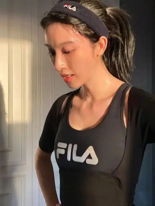 八零后的女星张俪,打造出如此完美的身材,原来是有妙招的