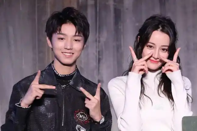 监制董韵诗,导演韩杰携主演王俊凯,迪丽热巴,董子健,李鸿其亮相