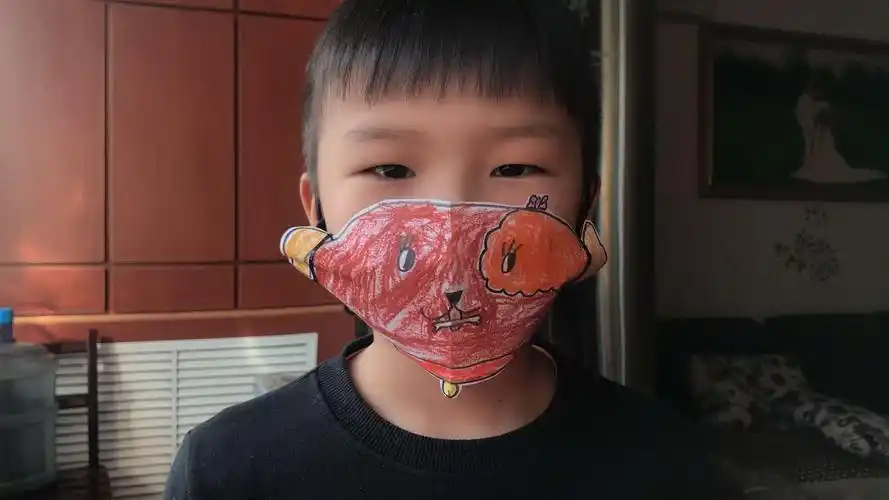 "童心抗疫情,创意绘口罩"