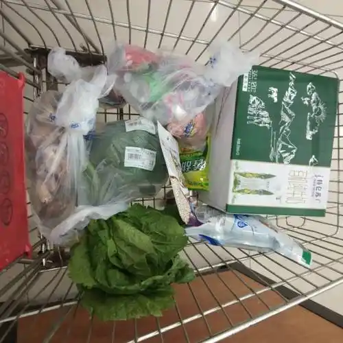 就算买菜也不能忘记屯点东西回家