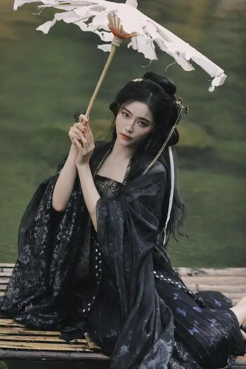 许佳琪黑衣古风写真,美女杀我,对我眼睛太友好了|许佳琪_新浪新闻