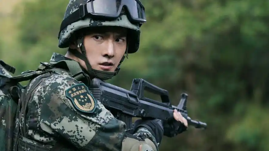 杨洋特战荣耀剧照继续来袭