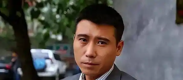 今天我们将详细讲述他的历程,为大家介绍李乃文在舞台和银幕上的辉