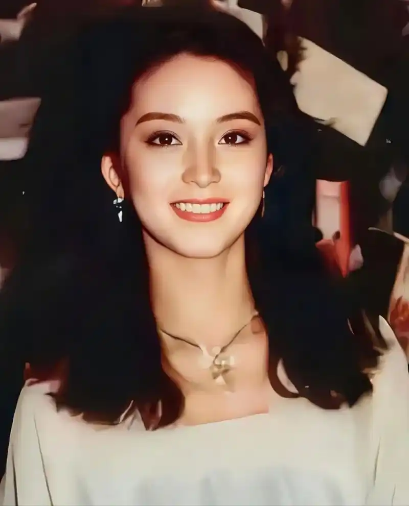 有一种美貌叫林青霞,她年轻时候的颜值是真的高,这才是百年难遇的美女