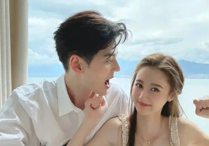 郭品超决定后年结婚 并回应与女友19岁年龄差_马泽