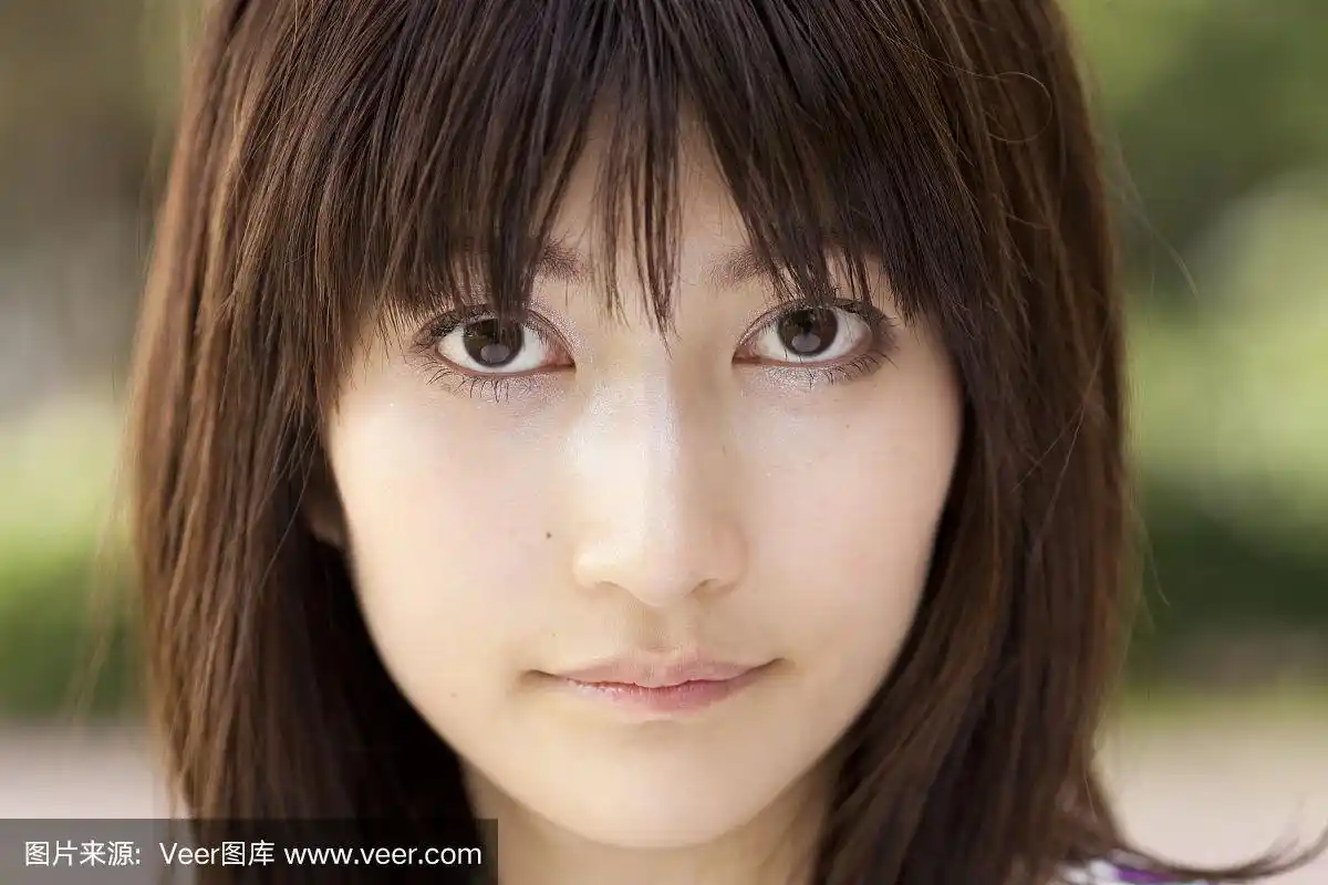 年轻的日本女人的特写