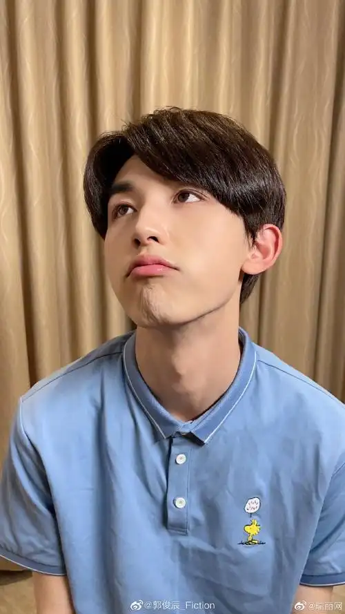 rayli星闻##郭俊辰被迫营业自拍