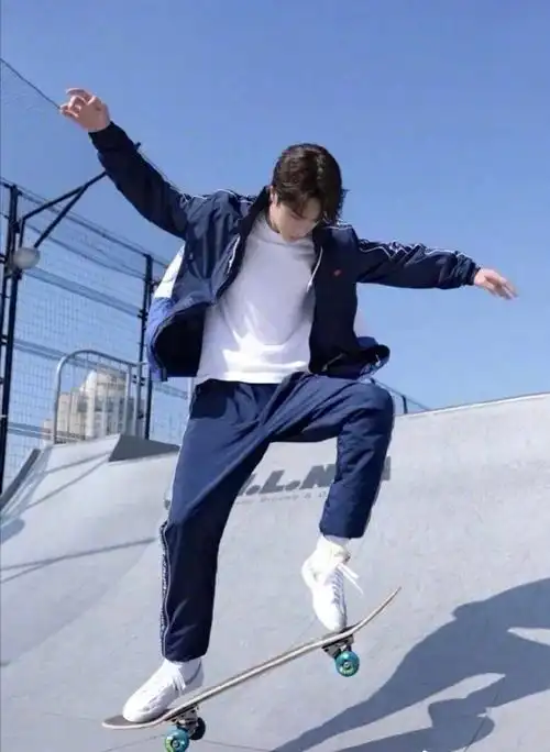 王一博酷盖&滑板