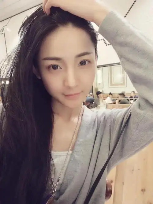 夏筠妍(中国内地女歌手,演员)_尚可名片