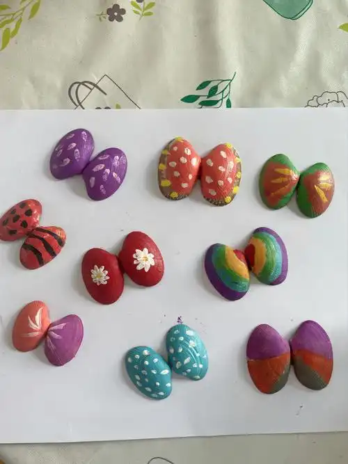 吃完的蛤蜊可以洗洗干净 晒干陪孩子一起涂色是一个不错的手工作品