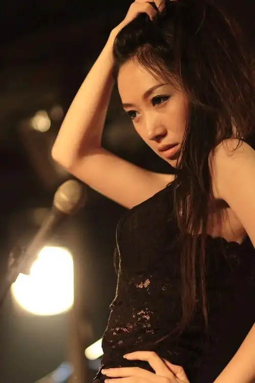 女歌手人物