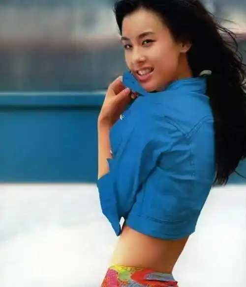 黄圣依的豪门上位史:身份被藏了8年,如今两个儿子一年2亿零花钱_杨子