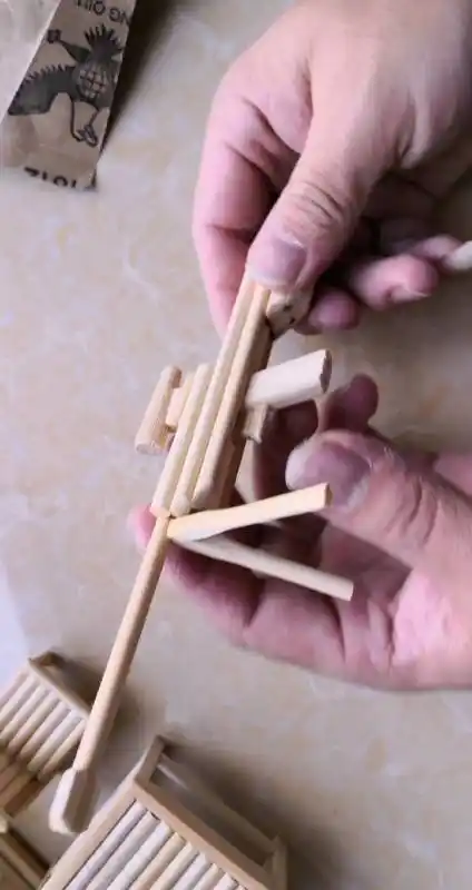 手工制作#竹筷狙击枪制作视频(七),完结!每日更新…-度小视