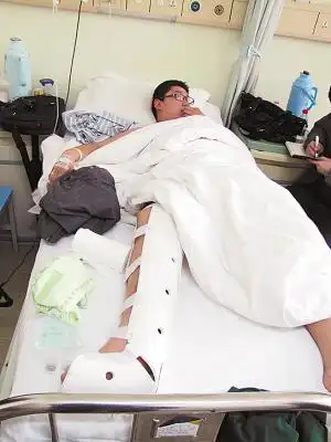 14岁少年坠入无盖井摔断腿 三家运营商各说各理