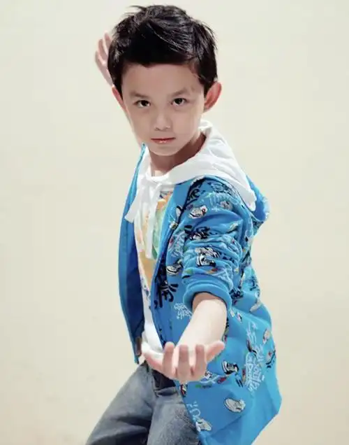 吴磊625岁颜值变化以前可爱现在阳光帅气不愧是青年老戏骨