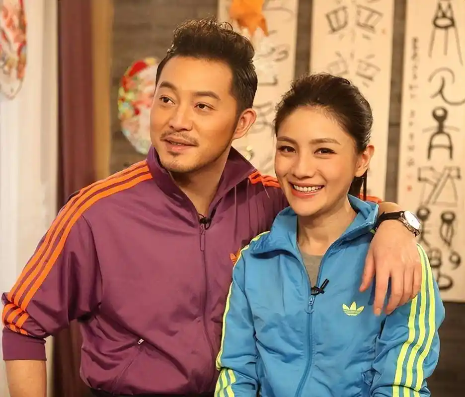 沙溢与胡可的浪漫婚变:从实干到浪漫,再由浪漫到实干?