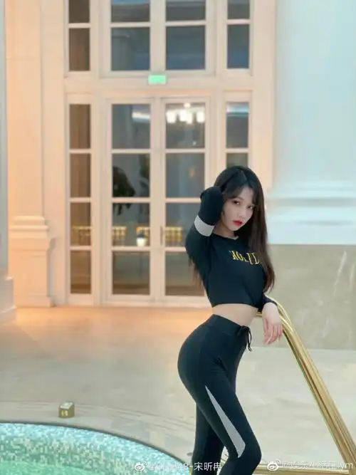 snh48超话宋昕冉泳装近照合集93冉冉身材绝对的丝芭天花板#转发接龙