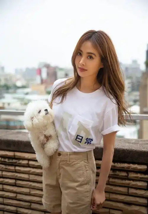 除了特别会穿衣之外,蔡依林也有自己的搭配技巧.