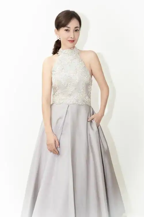 美女明星牛莉的图集