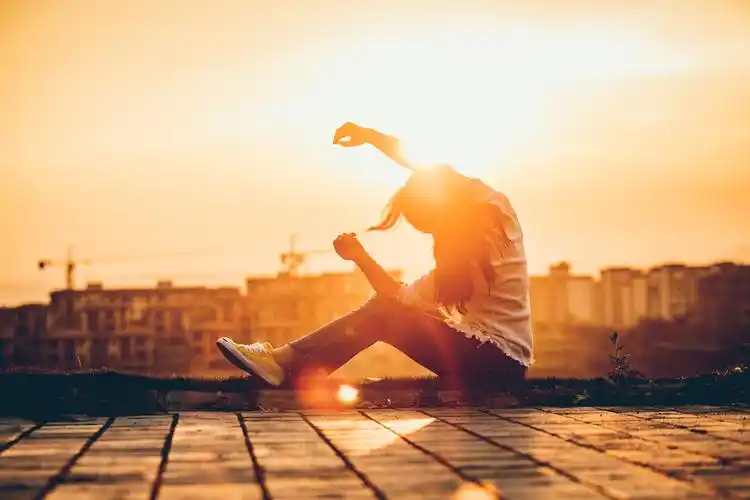 来看看逆光大片是怎样简单拍出来的