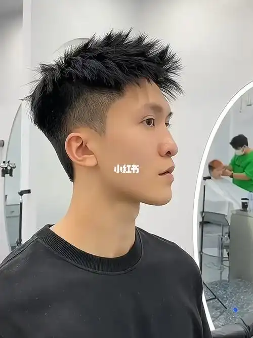 男生不烫不染也非常好看的发型