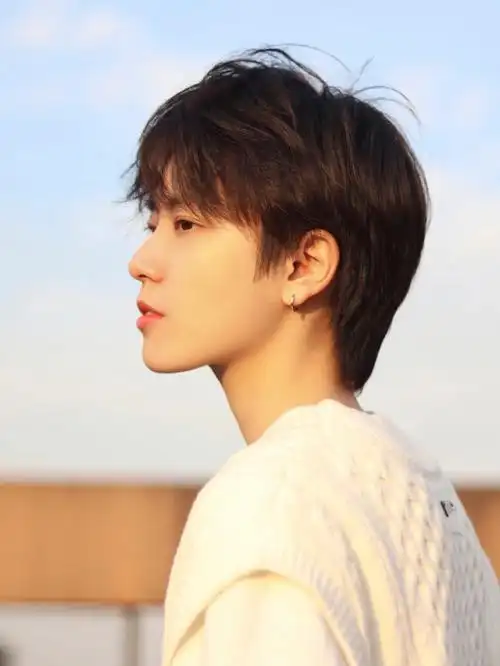 中性短发2021这个秋冬我最满意的发型