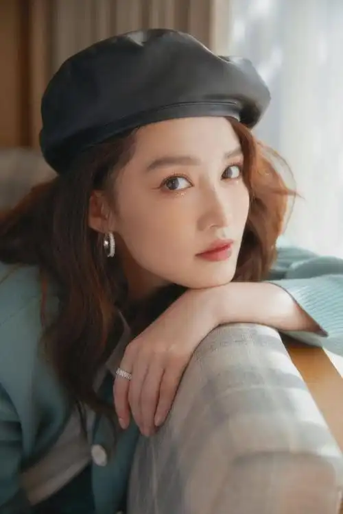 李沁是中国影视圈中备受关注的女演员之一.